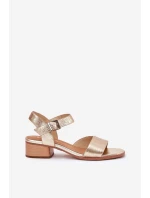 Kožené Dámské Sandály Na Podpatku model 21694741 Zlaté - Maciejka Kožené Dámské Sandály Na Podpatku model 21694741 Zlaté - Maciejka