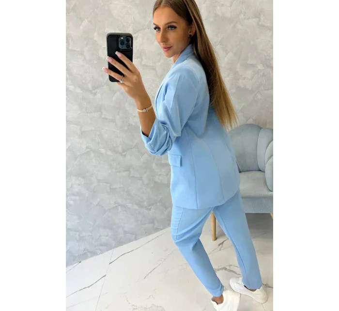 Elegantní souprava saka a kalhot modré barvy