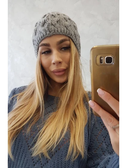 Fleecová čepice tmavě šedá model 18751391 - K-Fashion Fleecová čepice tmavě šedá model 18751391 - K-Fashion