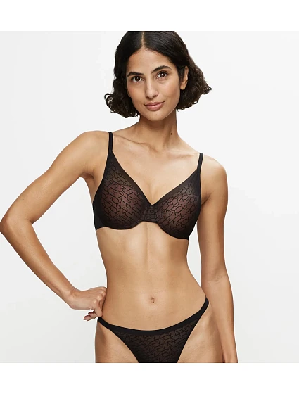 TRIUMPH – Signature Sheer: Polstrovaná podprsenka s kosticemi, neviditelná pod topy Triumph TRIUMPH – Signature Sheer: Polstrovaná podprsenka s kosticemi, neviditelná pod topy Triumph