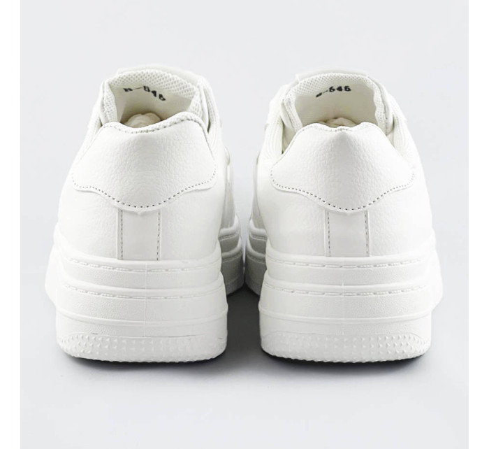 Bílé dámské sportovní boty s řetízkem model 17287321 - Mix Feel