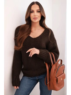 Svetr dámský z měkké pleteniny s výstřihem do V hnědý