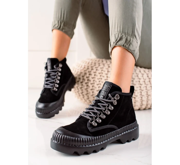 Krásné dámské černé kotníčkové boty bez podpatku Krásné dámské černé kotníčkové boty bez podpatku