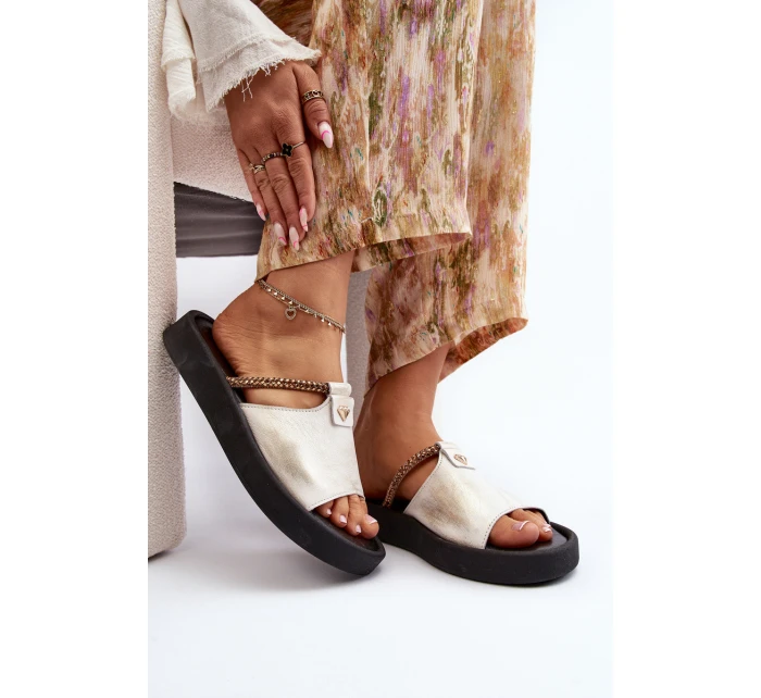 Kožené dámské žabky model 21646214 stříbrné - Zazoo Kožené dámské žabky model 21646214 stříbrné - Zazoo