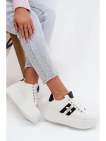 Dámské tenisky na platformě s bílým přívěskem Palvessa Dámské tenisky na platformě s bílým přívěskem Palvessa