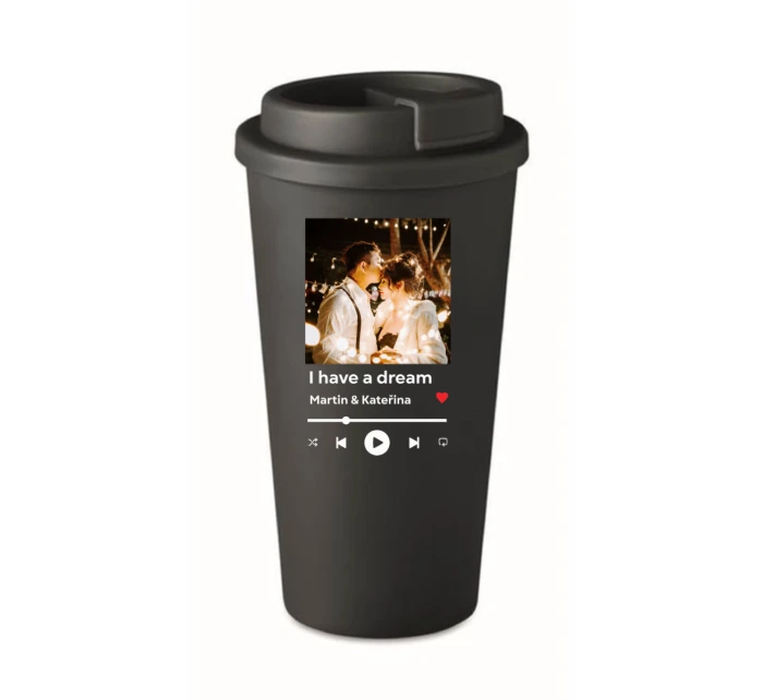 Cestovní termohrnek s vlastním odkazem na oblíbenou písničku