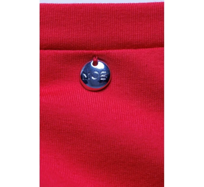 Mini šaty s na ramenou červené model 19660938 - Moe Mini šaty s na ramenou červené model 19660938 - Moe