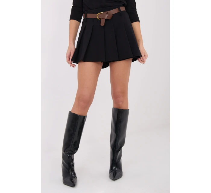 Kraťasy s sukňovou dolní částí model 222212 Rue Paris Kraťasy s sukňovou dolní částí model 222212 Rue Paris