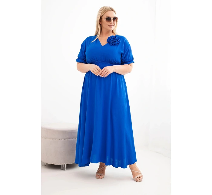 Dámské plus size šaty s výstřihem do V a s nařaseným pasem chrpové