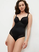 TRUE SHAPE SENSATION – tvarující body s kosticemi a třpytivými košíčky Triumph