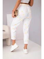 Dámské viskózové kalhoty s květinami a páskem bílé Dámské viskózové kalhoty s květinami a páskem bílé