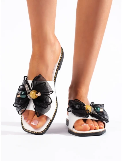 Originální nazouváky bílé dámské na plochém podpatku Originální nazouváky bílé dámské na plochém podpatku