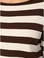 Sweter damski oversize w model 22394812 - FashionStreet Sweter damski oversize w model 22394812 - FashionStreet
