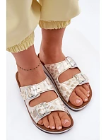 Dámské pantofle s přezkami model 22094889 Bílé - Inblu