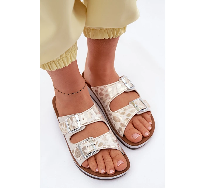 Dámské pantofle s přezkami model 22094889 Bílé - Inblu