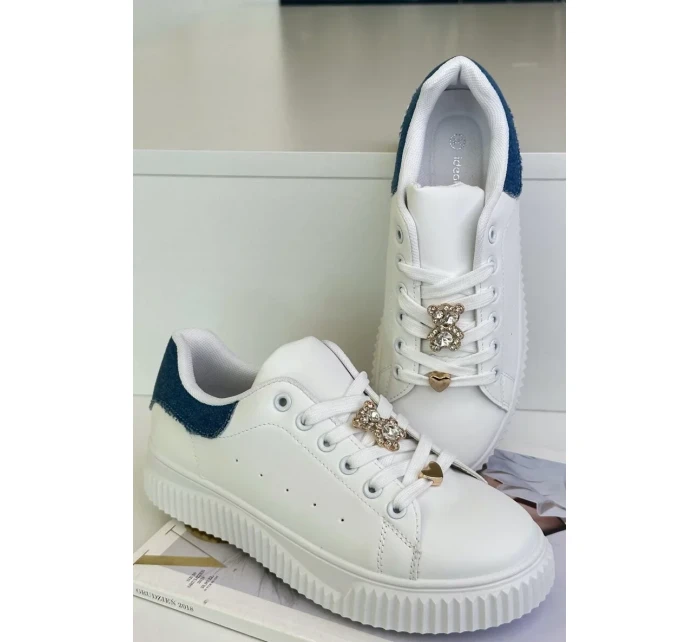 Nízké tenisky z eko kůže s odznaky bílo-modré Cillione Nízké tenisky z eko kůže s odznaky bílo-modré Cillione