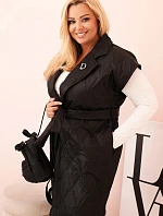 Dámská vesta Plus Size prošívaná s páskem a límcem černá