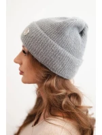 Dámská zimní čepice model 21441800 s ozdobným knoflíkem tmavě šedá - K-Fashion Dámská zimní čepice model 21441800 s ozdobným knoflíkem tmavě šedá - K-Fashion