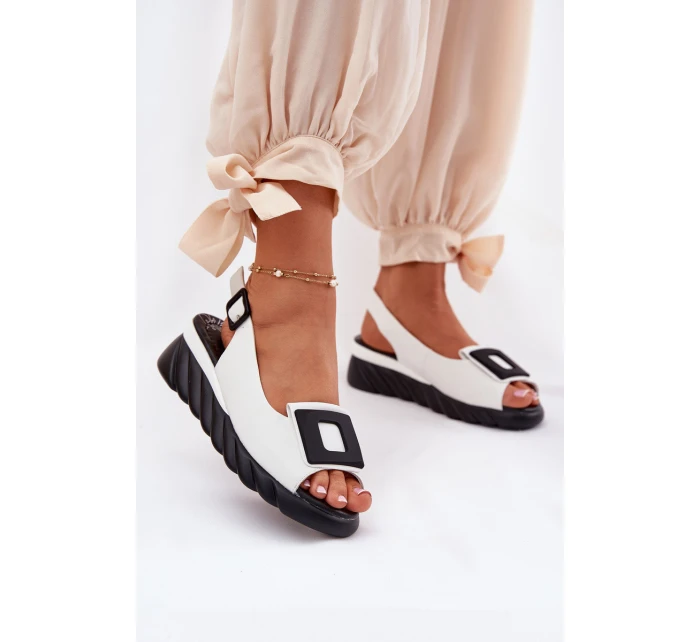 Kožené dámské sandály na klínu s ozdobou Artiker 56C2157 bílé
