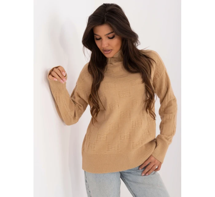 Sweter AT SW camelowy model 20459081 - FPrice Sweter AT SW camelowy model 20459081 - FPrice