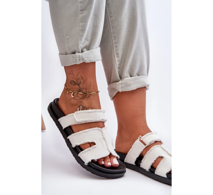 Dámské látkové sandály s lemovkou bílou model 21628614 - Boto Dámské látkové sandály s lemovkou bílou model 21628614 - Boto