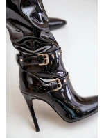 Lakované kozačky na jehlovém podpatku s přezkami černé model 21679210 - Boto