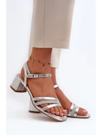 Dámské sandály na nízkém podpatku z ekokůže model 21656597 stříbrné - SERGIO LEONE