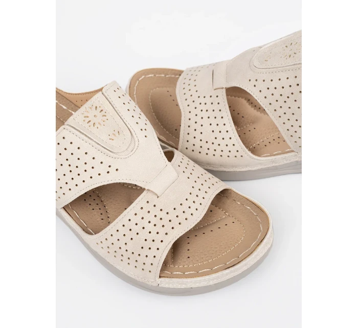 Zajímavé nazouváky dámské Jasnobeżowy na plochém podpatku Zajímavé nazouváky dámské Jasnobeżowy na plochém podpatku