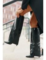 Zateplené kozačky na jehlovém podpatku s ohrnutým svrškem černé model 21677862 - Boto