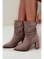 Dámské zateplené kozačky na podpatku s horní částí Taupe model 22368643 - EVENTO Dámské zateplené kozačky na podpatku s horní částí Taupe model 22368643 - EVENTO