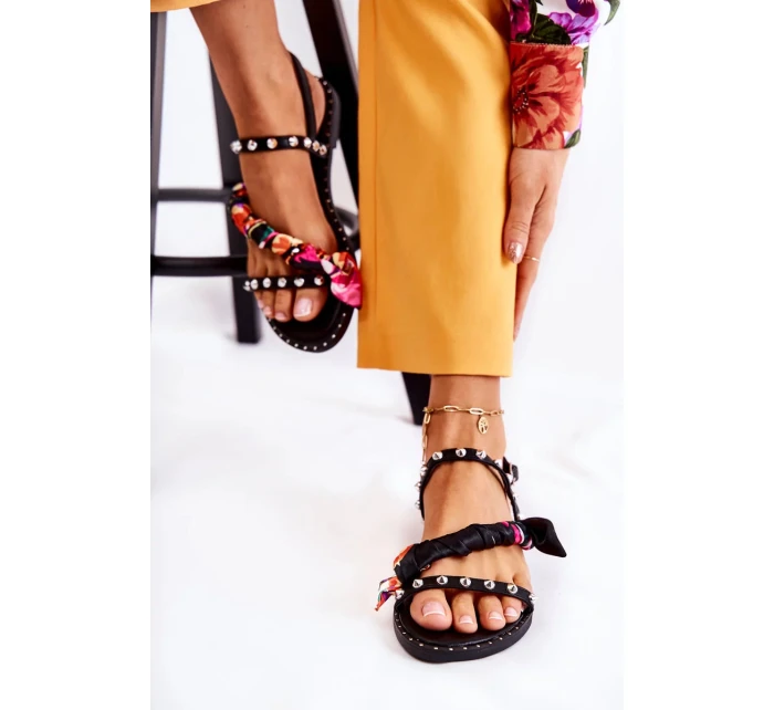 Dámské sandály s ozdobami černe Mataro