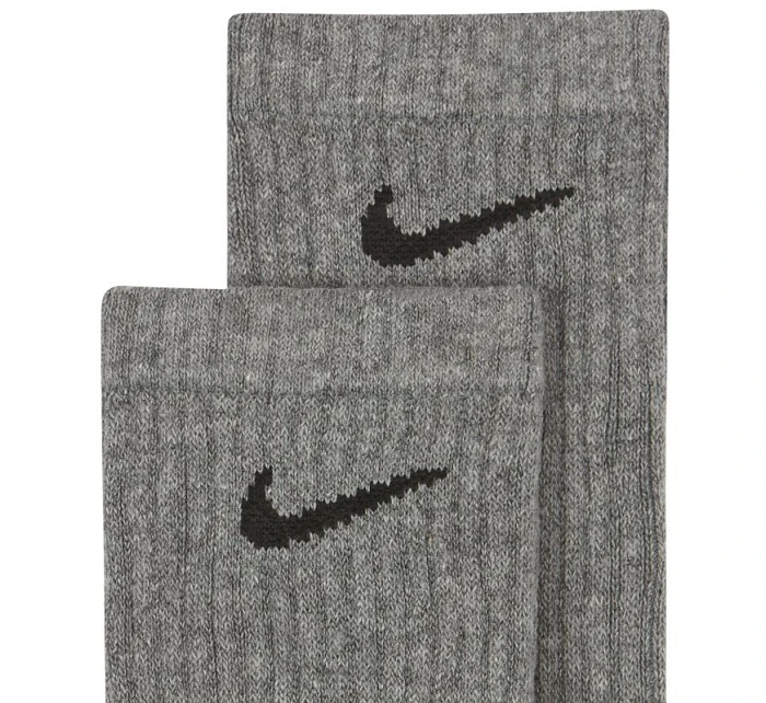 Nike Everyday Cush Crew 6 párů šedých ponožek SX7666 064 Nike Everyday Cush Crew 6 párů šedých ponožek SX7666 064