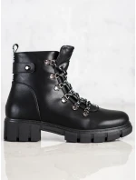 Klasické  kotníčkové boty dámské černé na plochém podpatku