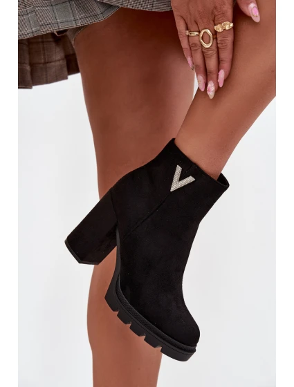 Dámské zimní boty na podpatku s ozdobným detailem černé Briella Dámské zimní boty na podpatku s ozdobným detailem černé Briella