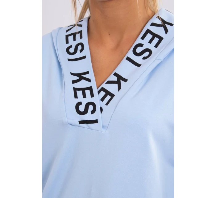 Šaty s kapucí a potiskem modré Šaty s kapucí a potiskem modré