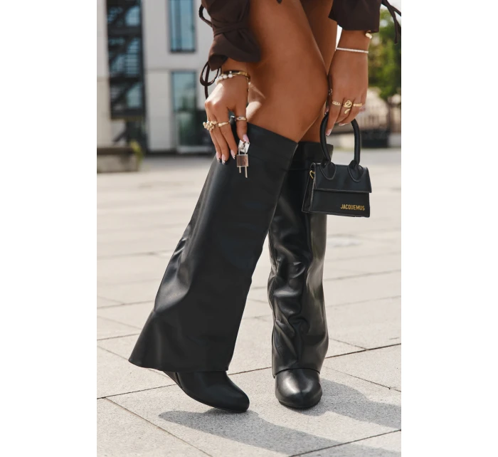 Dámské kozačky na platformě s páskem a stříbrným detailem Eko kůže Černé Korivelle