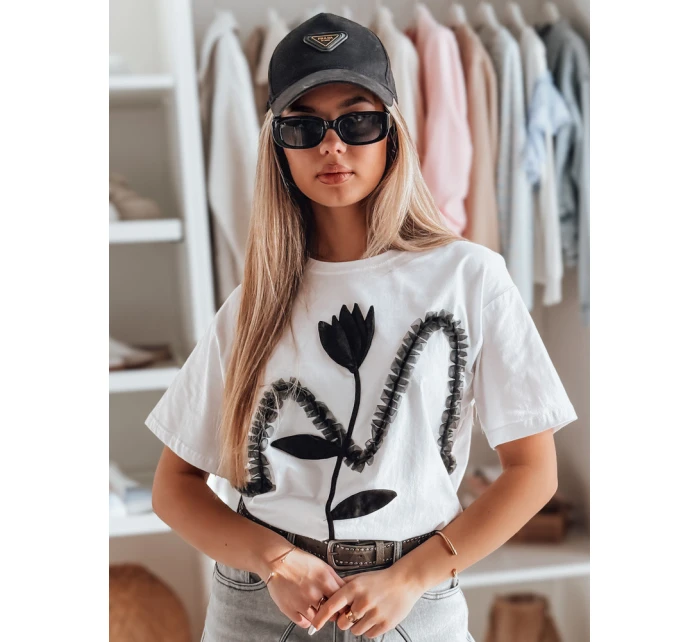 Dámské tričko oversize s 3D efektem bílé Dstreet model 21983068 - FashionStreet Dámské tričko oversize s 3D efektem bílé Dstreet model 21983068 - FashionStreet