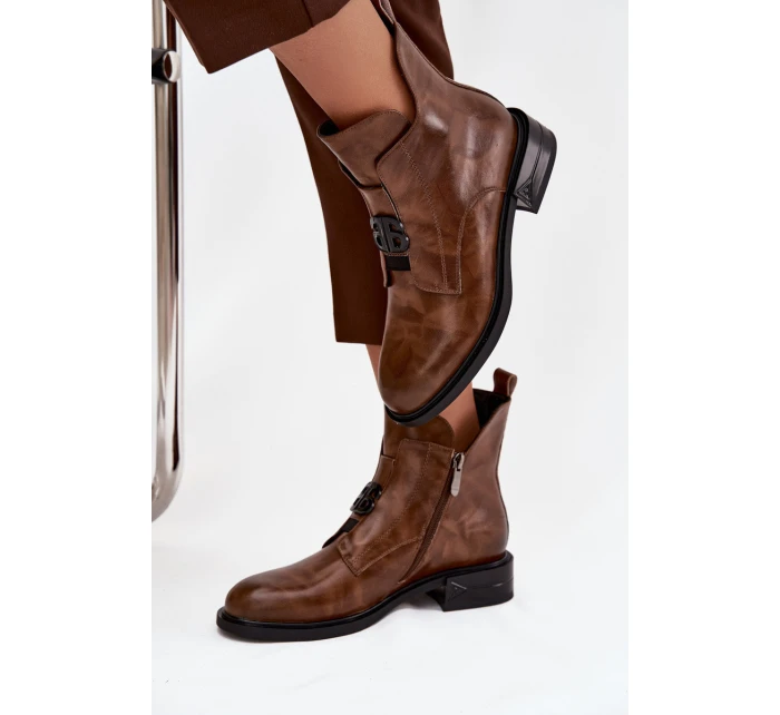 Zateplené kožené dámské kotníkové boty s ozdobným detailem hnědé Briselda Zateplené kožené dámské kotníkové boty s ozdobným detailem hnědé Briselda