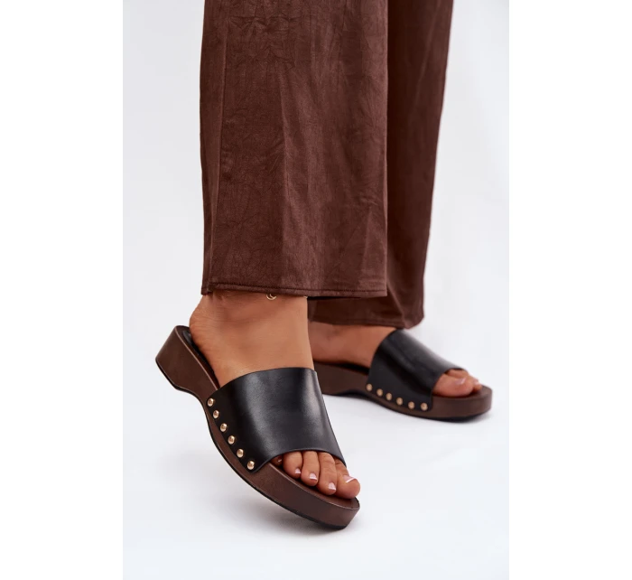 Dámské pantofle se zlatými černé model 21918782 - Boto