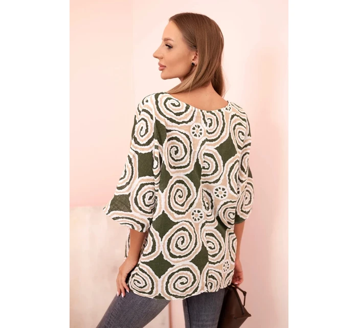 Dámská bavlněná blůza s model 21202201 vzory a ohrnutým rukávem khaki - K-Fashion