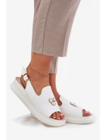 Dámské kožené sandály s ozdobou model 21695456 bílé - VINCEZA
