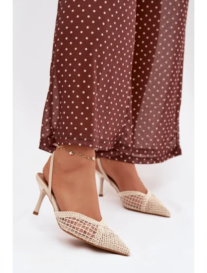 Sandály z pleteniny na jehlovém podpatku světle béžové model 21919223 - Boto