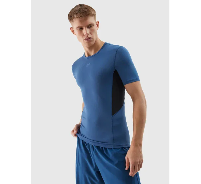 Pánské sportovní tričko slim z recyklovaných materiálů 4F - tmavě modré Pánské sportovní tričko slim z recyklovaných materiálů 4F - tmavě modré