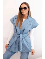 Dámská prošívaná vesta s páskem a širokým límcem džínová