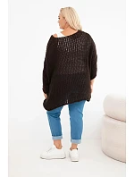 Dámský svetr model 22293694 oversize s výstřihem do V a delším zadním hnědý - K-Fashion