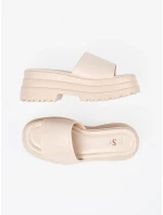 Pěkné  nazouváky dámské Jasnobeżowy platforma