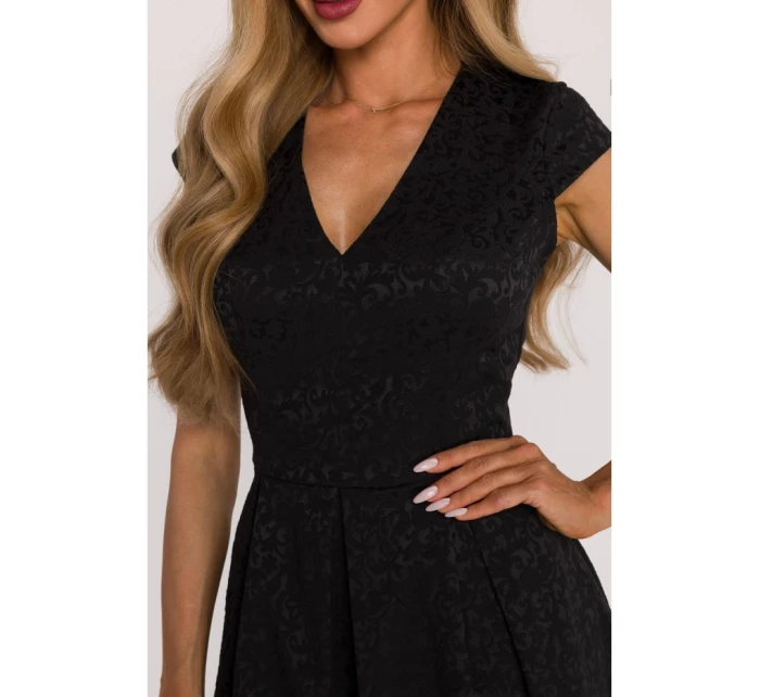 Přiléhavé šaty se záhyby černé model 21479377 - Moe Přiléhavé šaty se záhyby černé model 21479377 - Moe