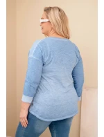 Dámská blůza Plus Size s nápisem a perličkami v modré barvě jeansová Dámská blůza Plus Size s nápisem a perličkami v modré barvě jeansová