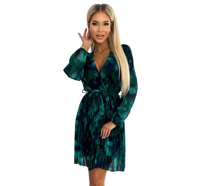 YSABEL - Plisované dámské šaty s výstřihem, dlouhými rukávy, páskem a se zeleným vzorem 415-4