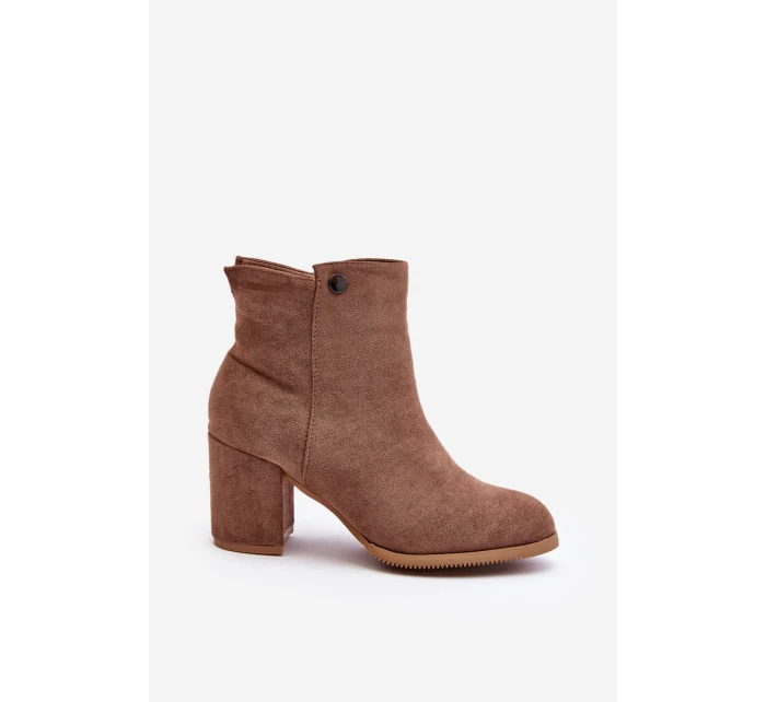 Zamšové dámské botky na podpatku hnědé Selela Zamšové dámské botky na podpatku hnědé Selela